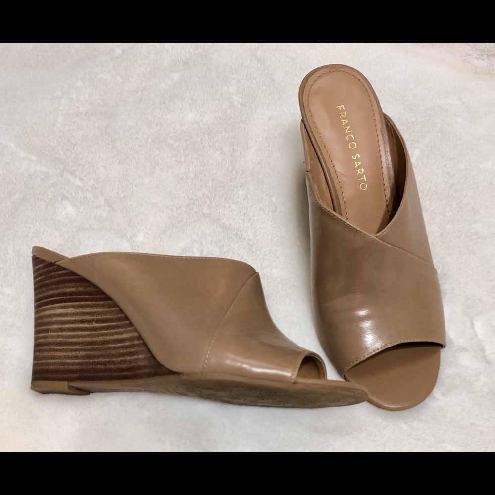 FRANCO SARTO SZ 8 LEATHER WEDGE HEELS IN TAUPE/TAN